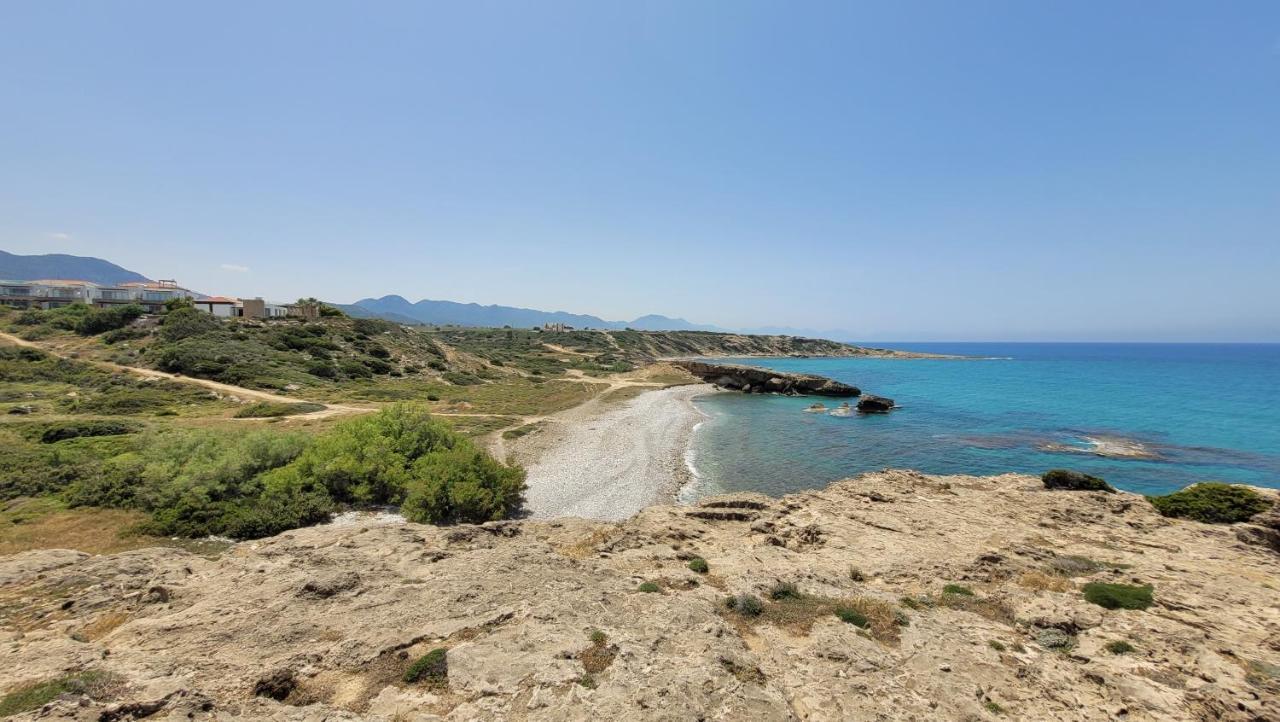 Sea And Mountain View Beachfront Penthouse Yali Exteriér fotografie