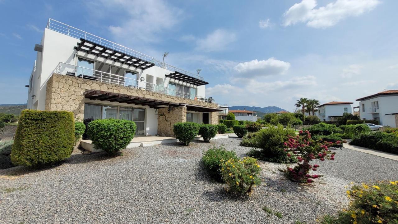 Sea And Mountain View Beachfront Penthouse Yali Exteriér fotografie