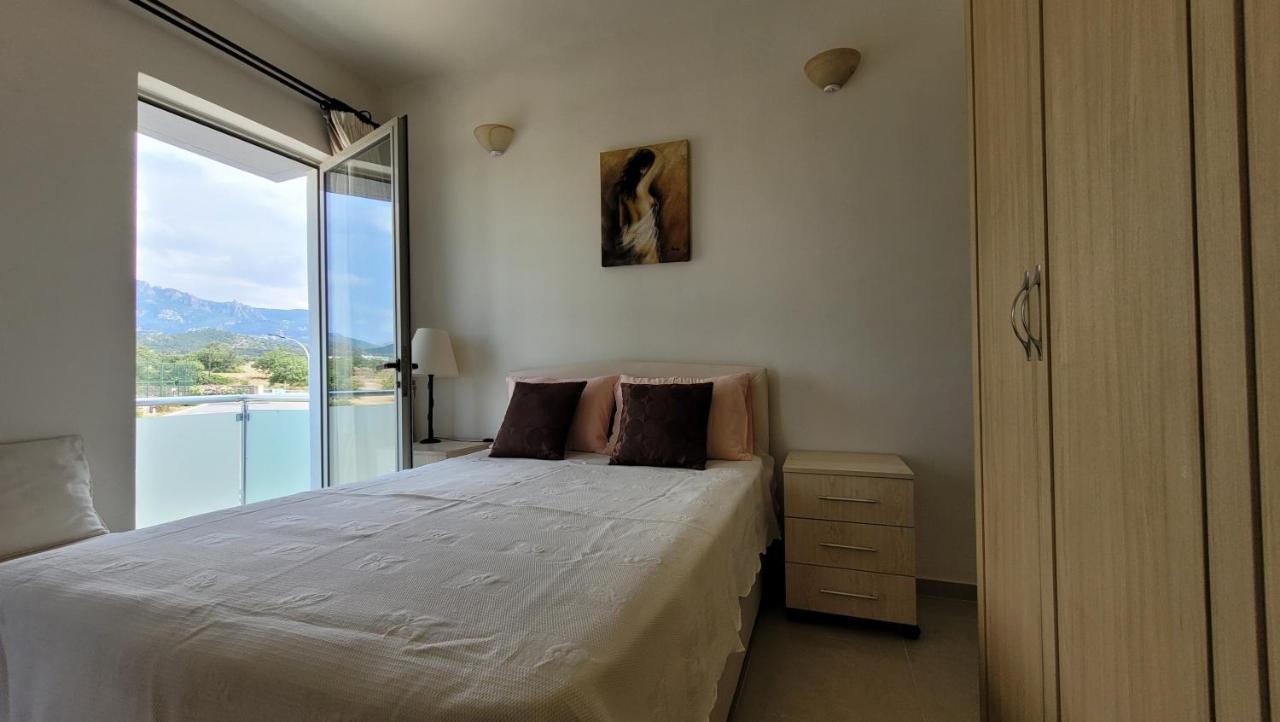 Sea And Mountain View Beachfront Penthouse Yali Exteriér fotografie