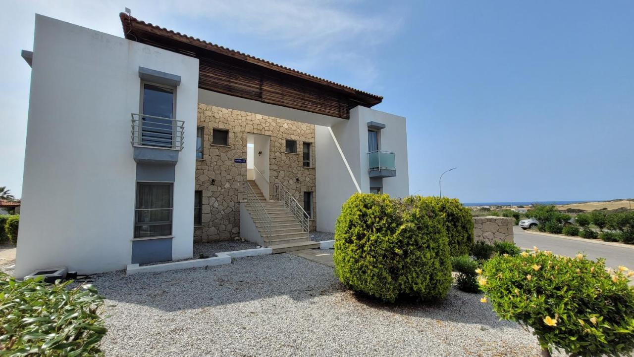 Sea And Mountain View Beachfront Penthouse Yali Exteriér fotografie
