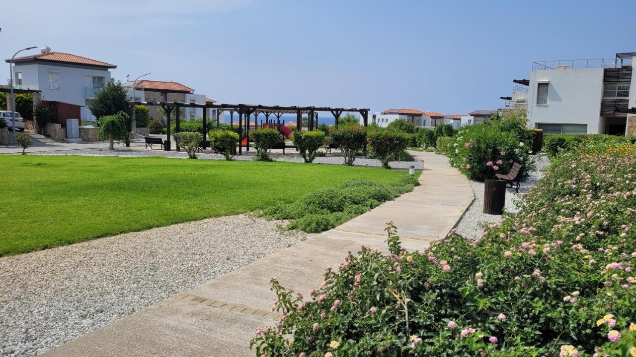 Sea And Mountain View Beachfront Penthouse Yali Exteriér fotografie