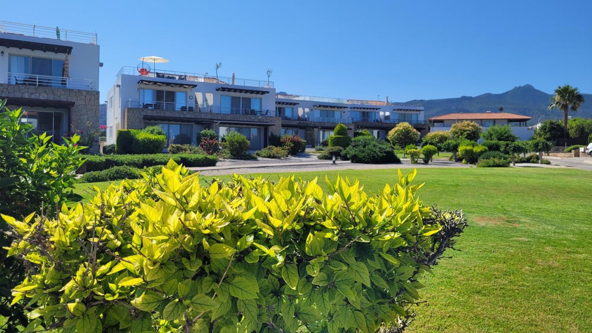Sea And Mountain View Beachfront Penthouse Yali Exteriér fotografie